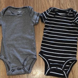 💕Set of 2 Carter body suits BOGO